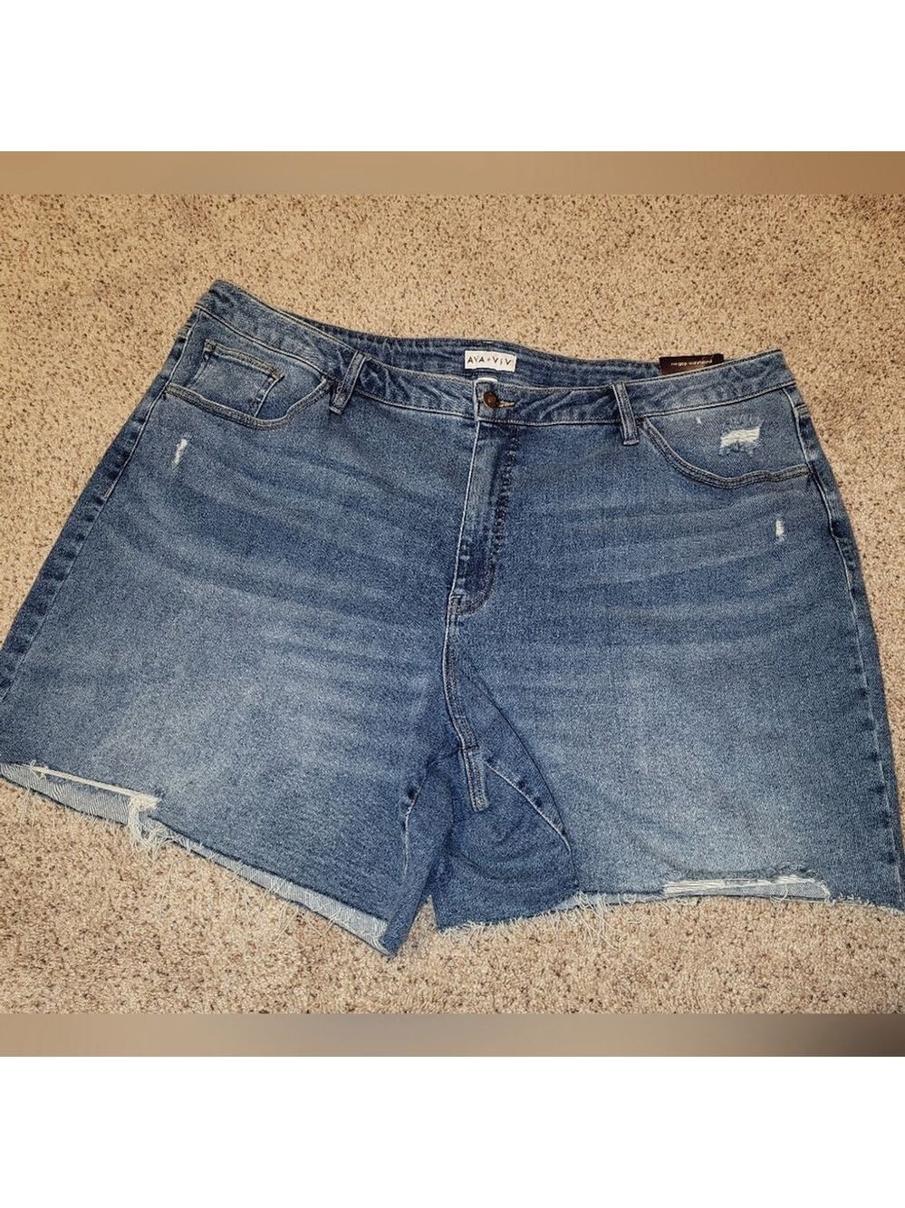 Ava & Viv 26W Distressed Denim Cutoff Shorts NWT - Picture 2 of 7